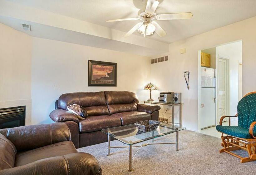 Апартаменты 2 Спальни, Harbor Village Lakeview Condo 9023