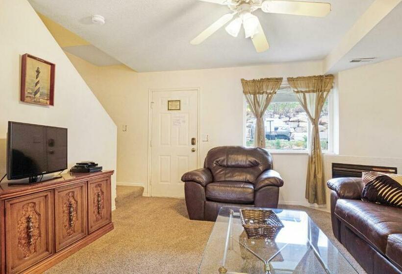 带2个卧室的公寓, Harbor Village Lakeview Condo 9023