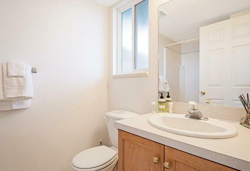 带2个卧室的公寓, Harbor Village Lakeview Condo 9023