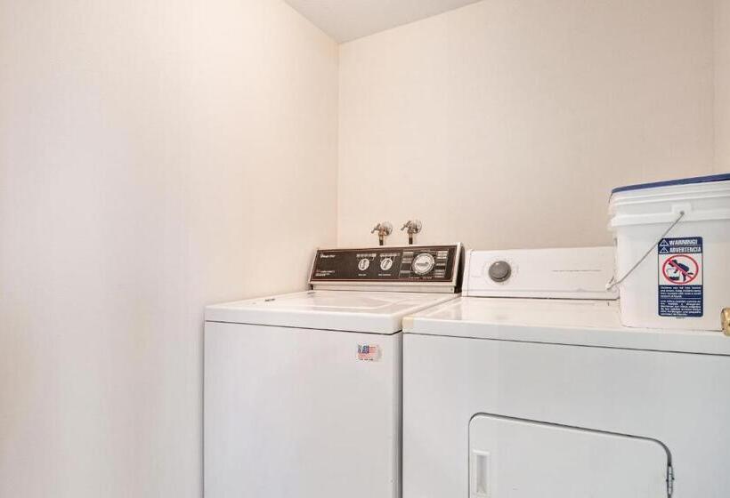 Апартаменты 2 Спальни, Harbor Village Lakeview Condo 9023