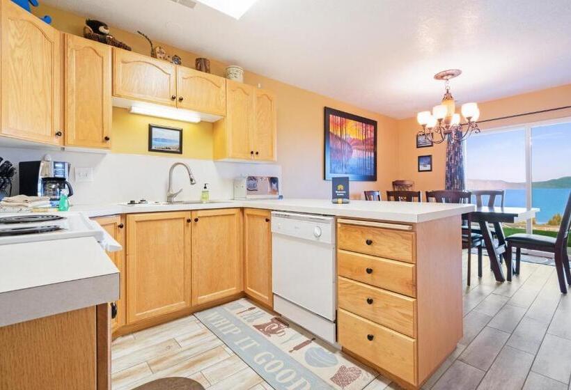 Апартаменты 2 Спальни, Harbor Village Lakeview Condo 9023