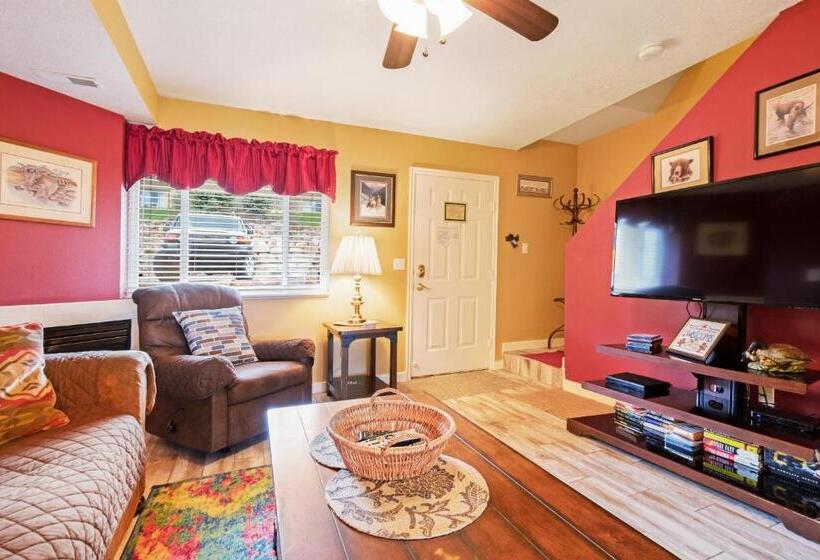 带2个卧室的公寓, Harbor Village Lakeview Condo 9023