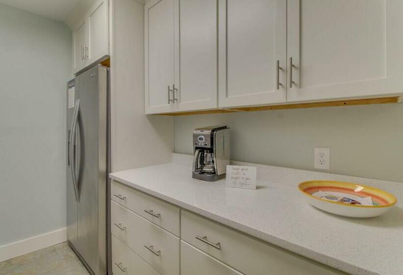 Studio Standard, 104 Inlet Sands Condo