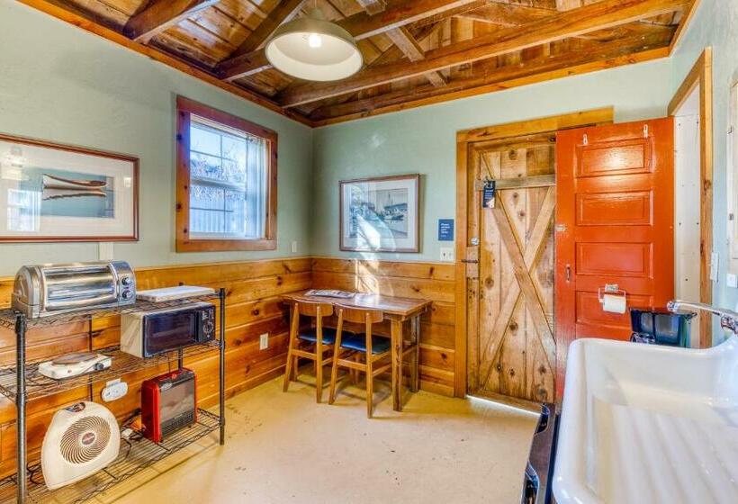 スタンダードスタジオ, Fisherman S Cottage