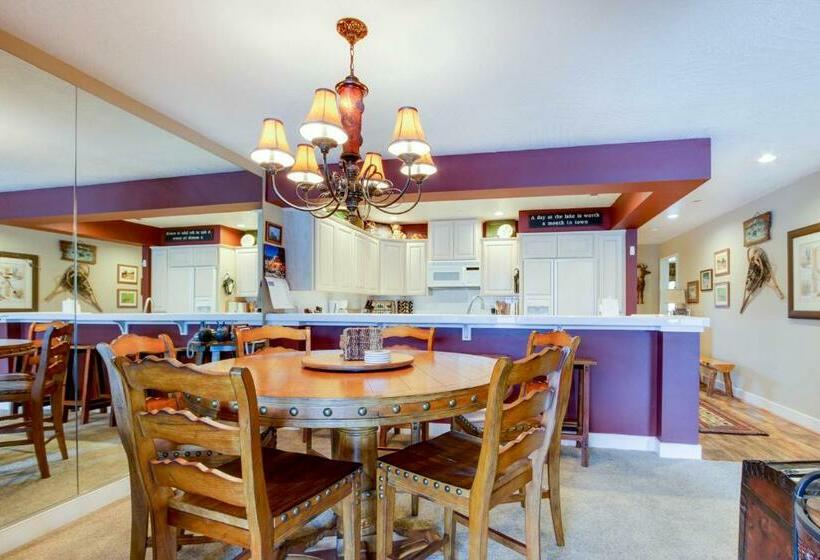 2ベッドルームアパートメント, Lazy On The Lakefront