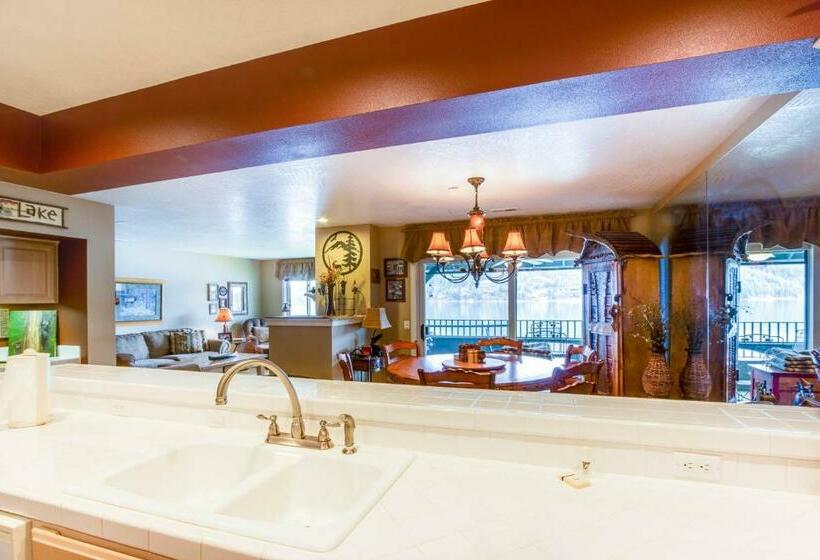 2ベッドルームアパートメント, Lazy On The Lakefront