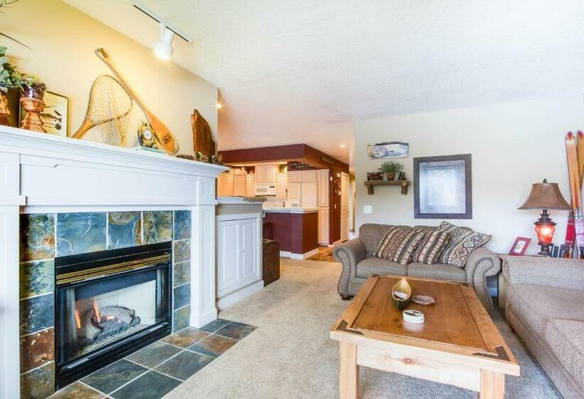 2ベッドルームアパートメント, Lazy On The Lakefront