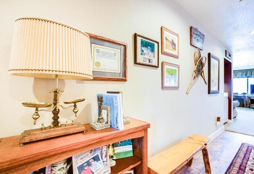 2ベッドルームアパートメント, Lazy On The Lakefront