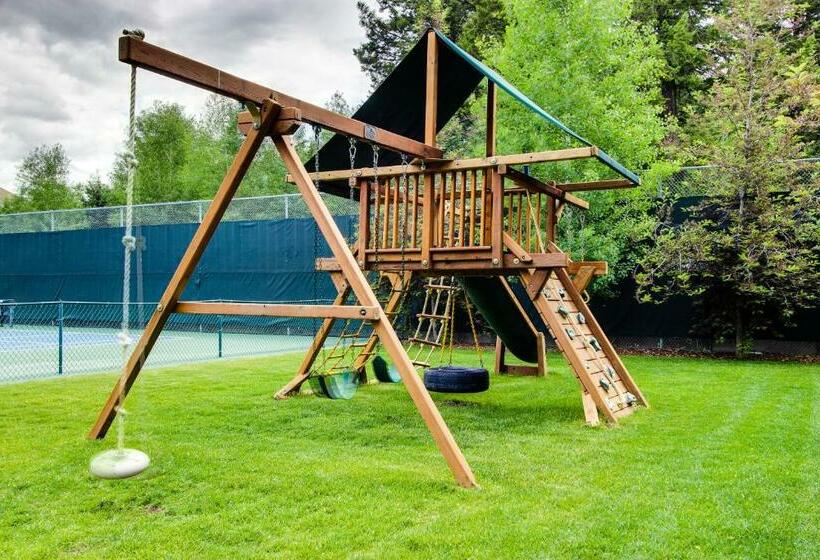 شقة غرفتين, Prospector Condo