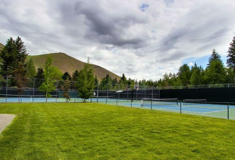 شقة غرفتين, Prospector Condo