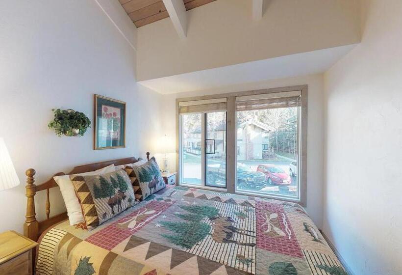 شقة غرفتين, Prospector Condo