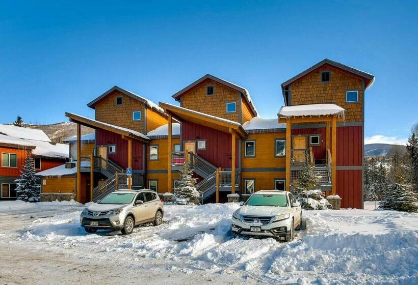 Апартаменты 3 Спальни, Blue River Condo Unit 203