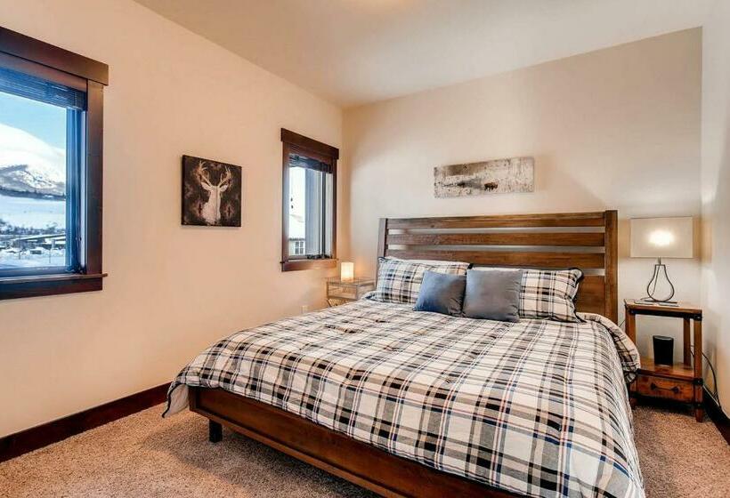 Апартаменты 3 Спальни, Blue River Condo Unit 203