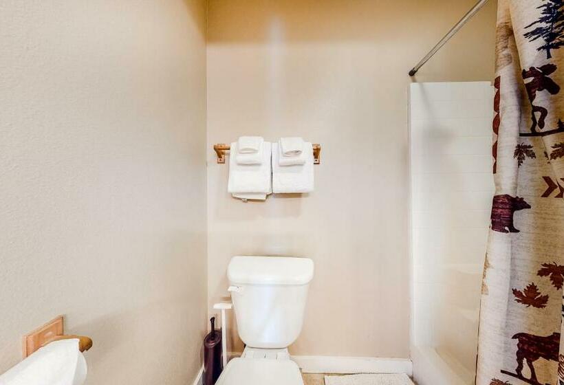 דירת שלושה חדרים, Firelight Chalet 94