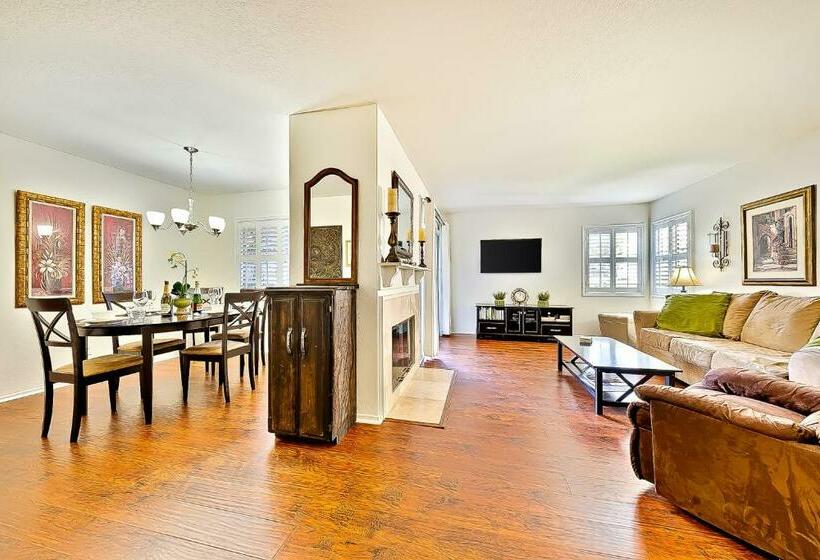 带2个卧室的公寓, Ritz Point Condo