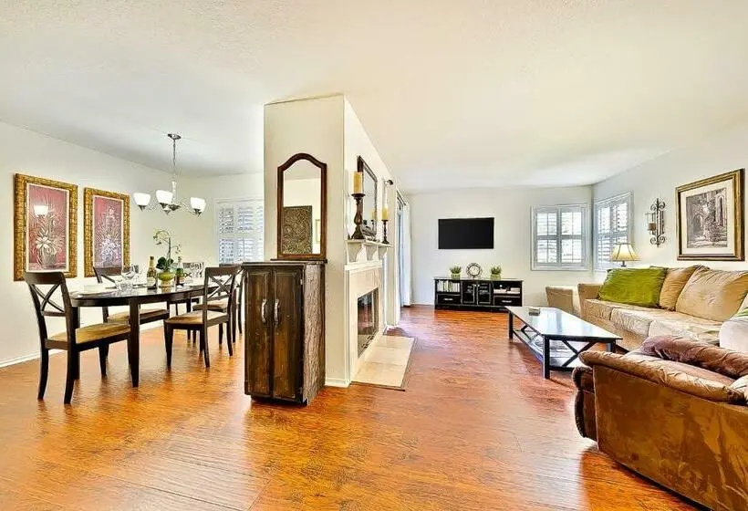 ２ベッドルームアパートメント, Ritz Point Condo