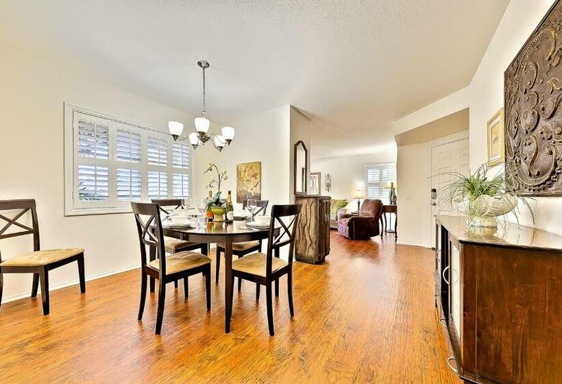 带2个卧室的公寓, Ritz Point Condo