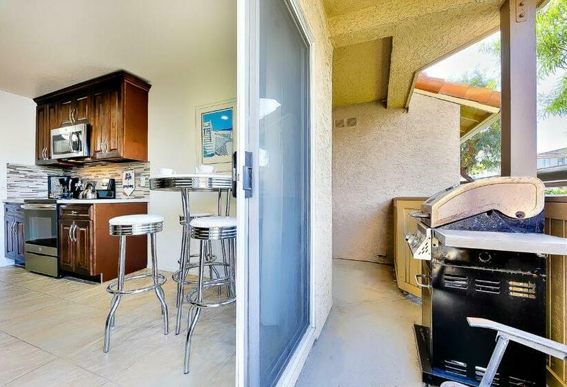 带2个卧室的公寓, Ritz Point Condo