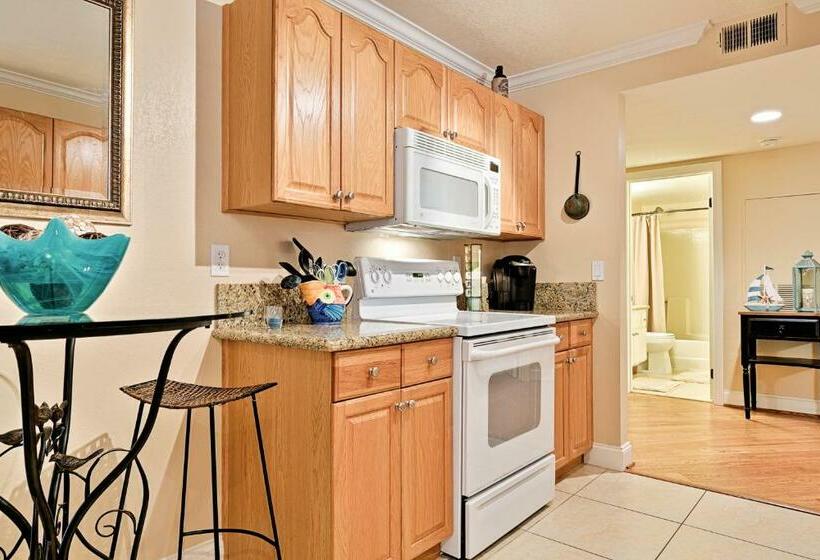 带2个卧室的公寓, Ritz Point Condo