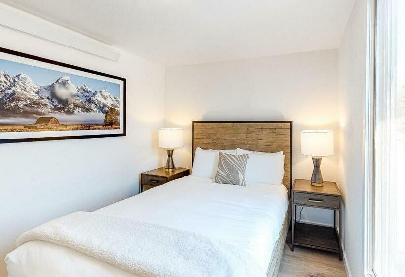 شقة غرفتين, Fish Creek Point