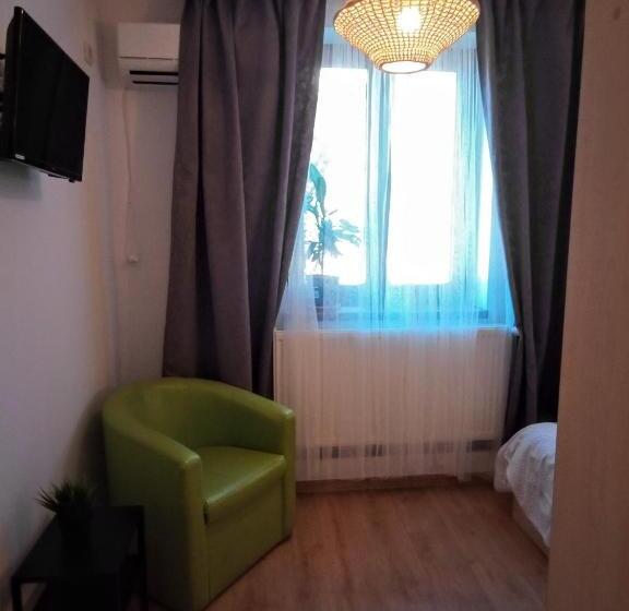 اتاق سوپریور یک تخته, Central Guesthouse