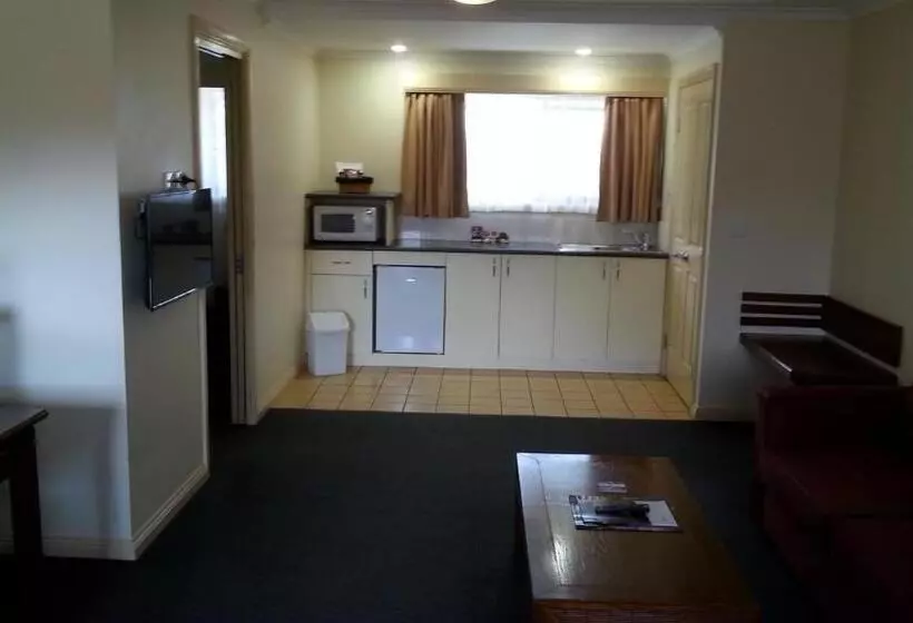 اتاق لوکس خانوادگی, Armidale Pines Motel