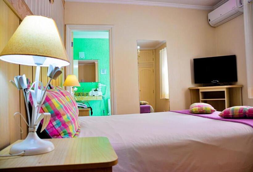 Quarto Estandar, Chateau Do Luar Prime Em Campos Do Jordao