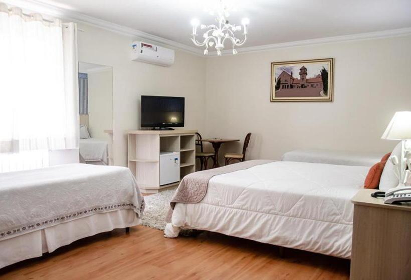 Quarto Quádruplo Estandar, Chateau Do Luar Prime Em Campos Do Jordao