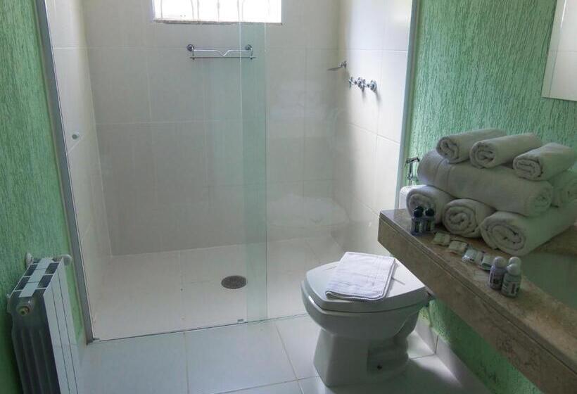 Quarto Quadruple Standard, Chateau Do Luar Prime Em Campos Do Jordao