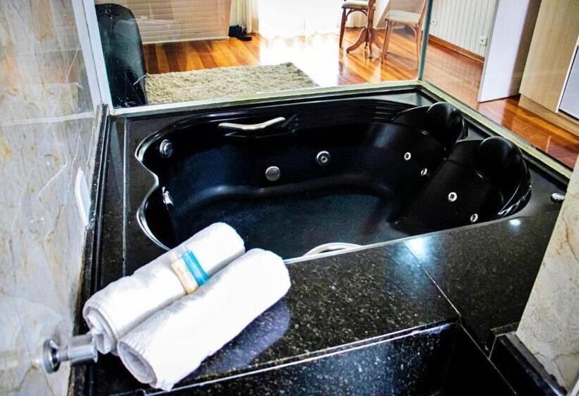 Quarto Superior com Hidromassagem, Chateau Do Luar Prime Em Campos Do Jordao