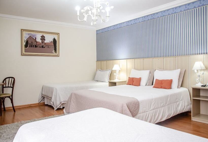 Quarto Quadruple Standard, Chateau Do Luar Prime Em Campos Do Jordao