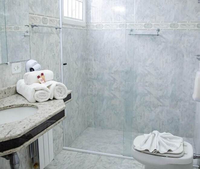 Quarto Estandar com Sacada, Chateau Do Luar Prime Em Campos Do Jordao