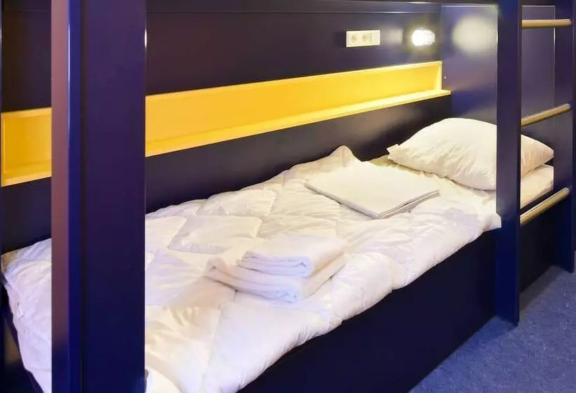 اتاق استاندارد یک تخته با سرویس بهداشتی مشترک, Bed Nbudget City Hostel