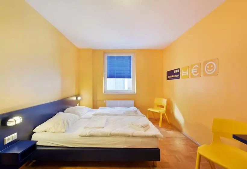 تختخواب در اتاق مشترک, Bed Nbudget City Hostel