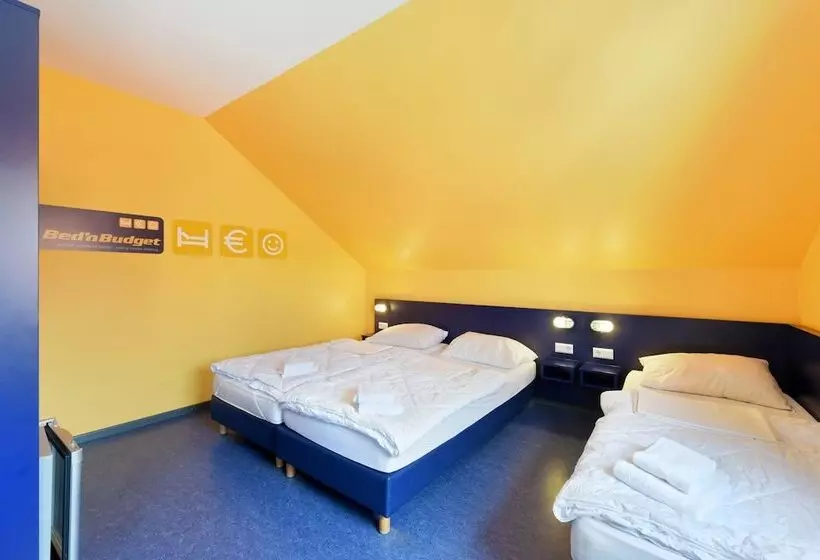 اتاق استاندارد سه تخته با سرویس بهداشتی مشترک, Bed Nbudget City Hostel