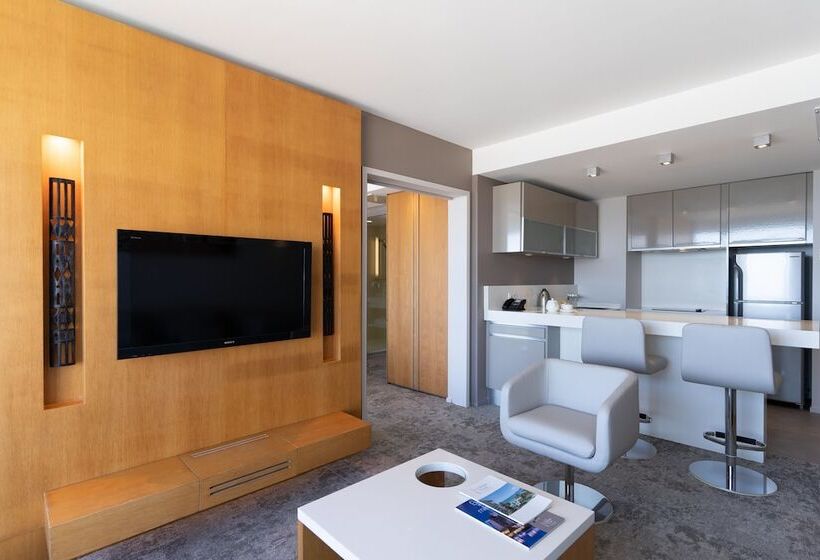 سوئیت با تخت بزرگ, Chateau Royal Beach Resort & Spa, Noumea