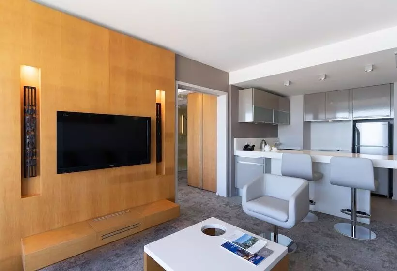 سوئیت با تخت بزرگ, Chateau Royal Beach Resort & Spa, Noumea