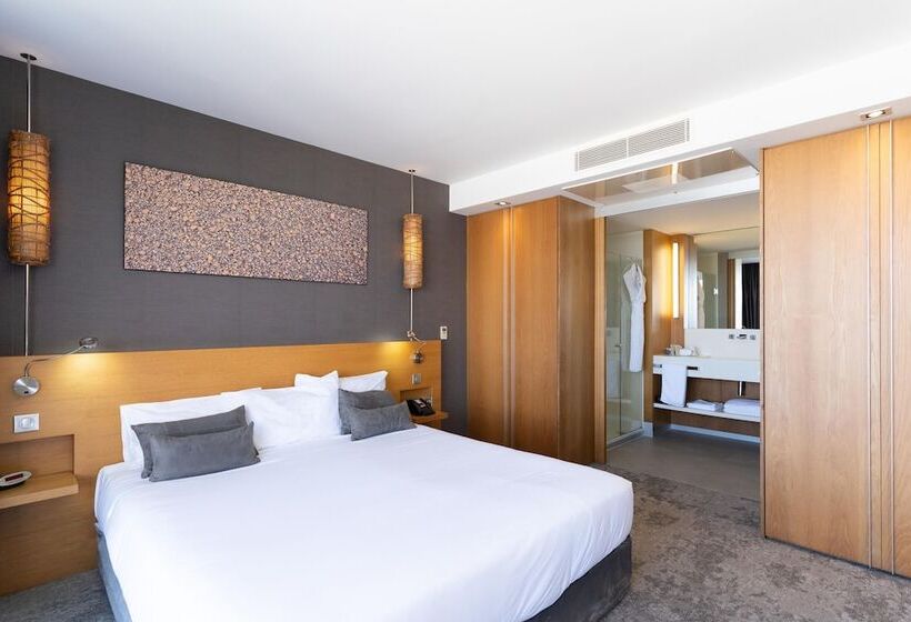 سوئیت با تخت بزرگ, Chateau Royal Beach Resort & Spa, Noumea