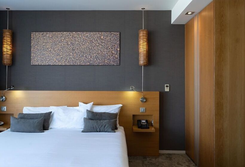 سوئیت با تخت بزرگ, Chateau Royal Beach Resort & Spa, Noumea