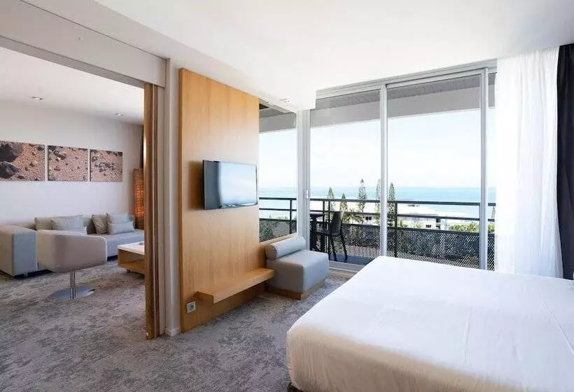 سوئیت با تخت بزرگ, Chateau Royal Beach Resort & Spa, Noumea