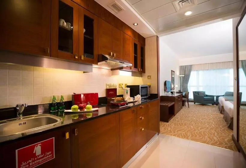 スタンダードスタジオ, Grand Mercure Majlis Residences