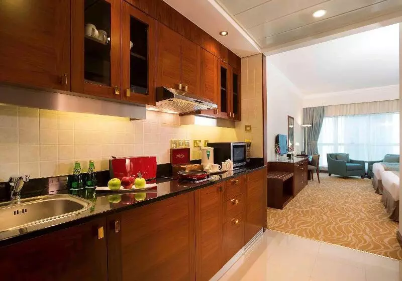 スタンダードスタジオ, Grand Mercure Majlis Residences