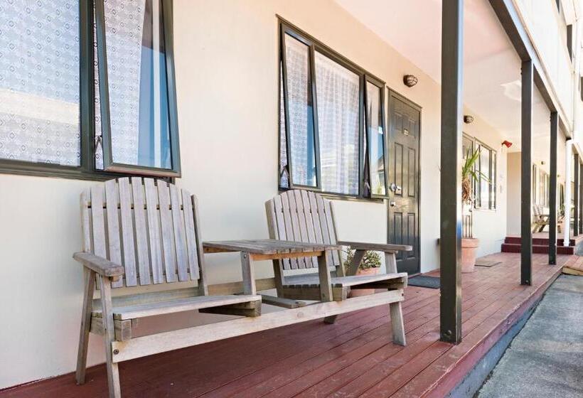 スタンダードスタジオ, Halswell Lodge