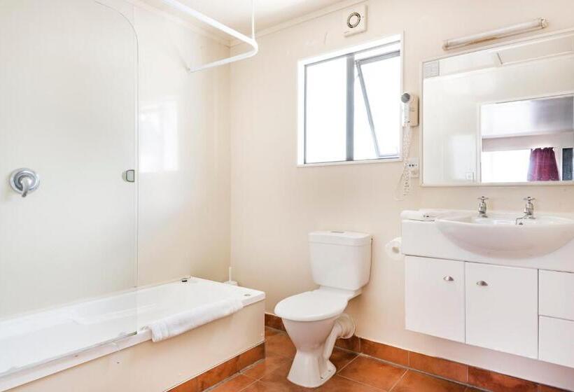 スタンダードスタジオ, Halswell Lodge