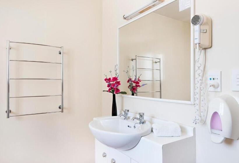 スタンダードスタジオ, Halswell Lodge