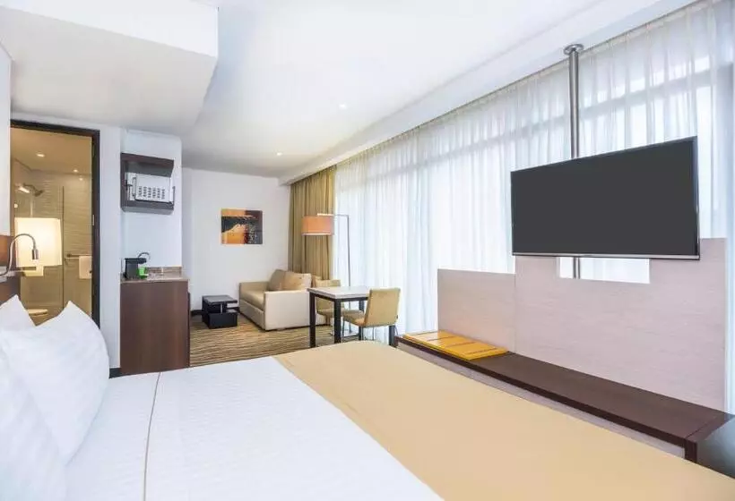 キングサイズベッドのスタンダードルーム, Holiday Inn Express & Suites Bogota Zona Financiera, An Ihg