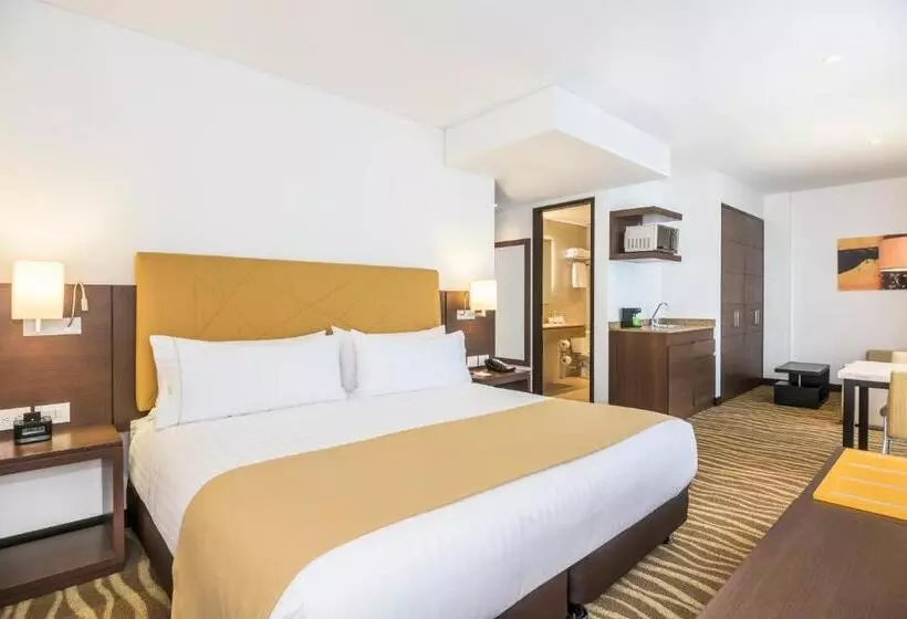 キングサイズベッドのスイートルーム, Holiday Inn Express & Suites Bogota Zona Financiera, An Ihg