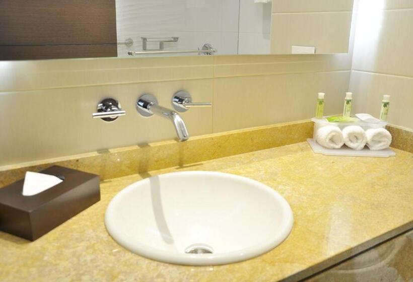 스위트 킹사이즈 침대, Holiday Inn Express & Suites Bogota Zona Financiera, An Ihg