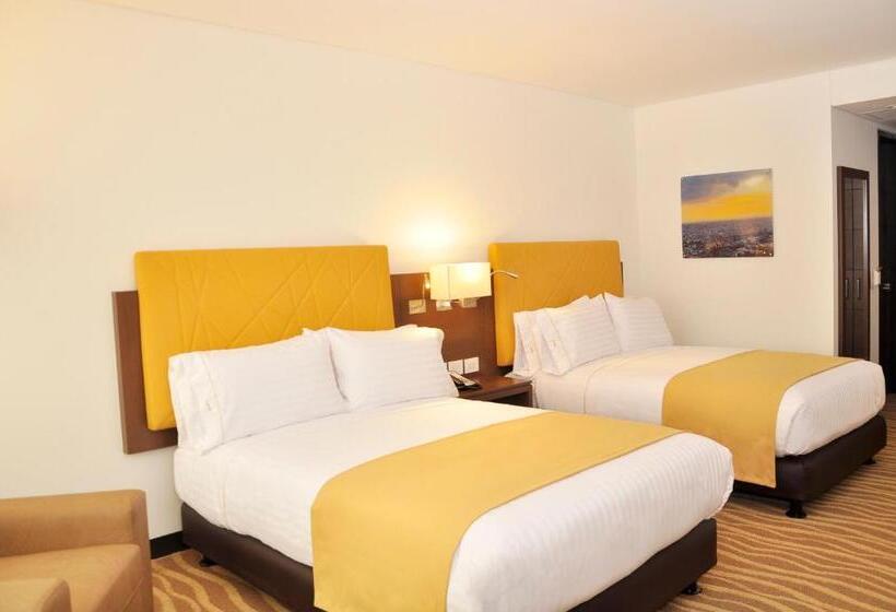 Номер Стандарт 2 Двуспальные Кровати, Holiday Inn Express & Suites Bogota Zona Financiera, An Ihg