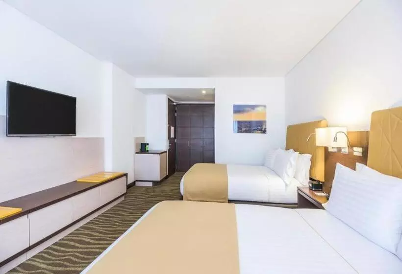 2ダブルベッドのスタンダードルーム, Holiday Inn Express & Suites Bogota Zona Financiera, An Ihg